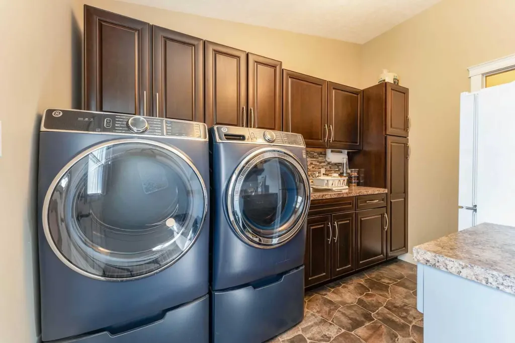48 7th Avenue E Cardston AB T0K 0K0