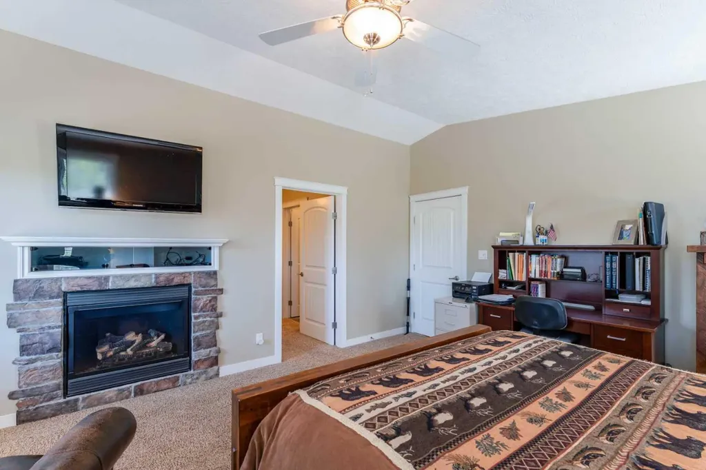 48 7th Avenue E Cardston AB T0K 0K0