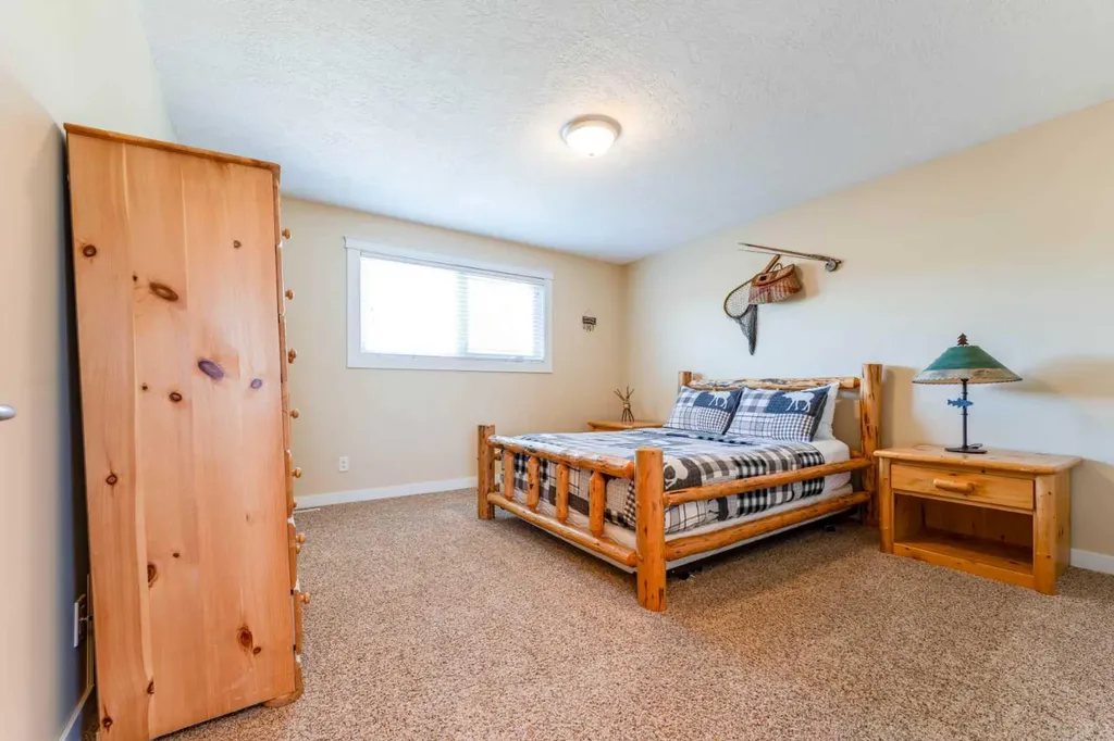 48 7th Avenue E Cardston AB T0K 0K0