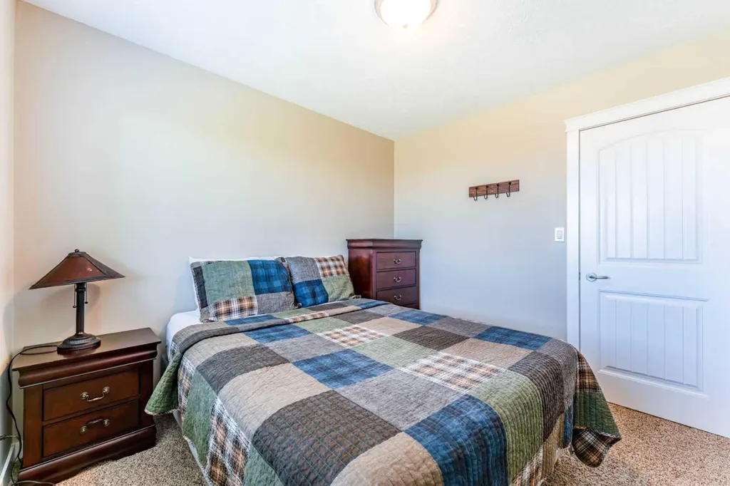 48 7th Avenue E Cardston AB T0K 0K0