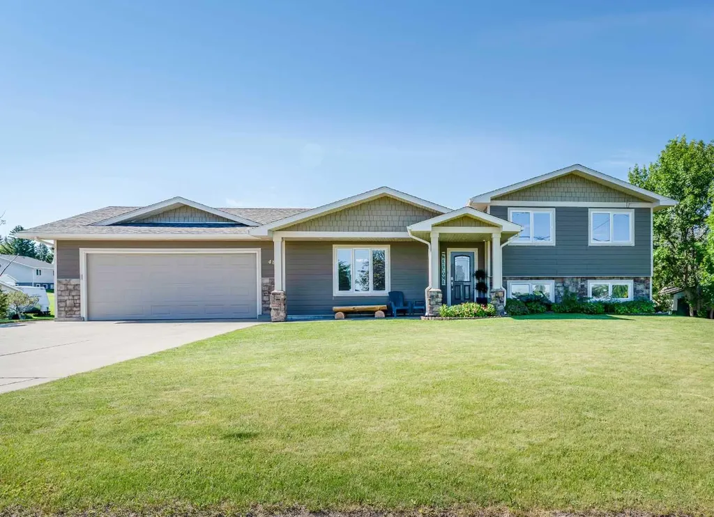 48 7th Avenue E Cardston AB T0K 0K0