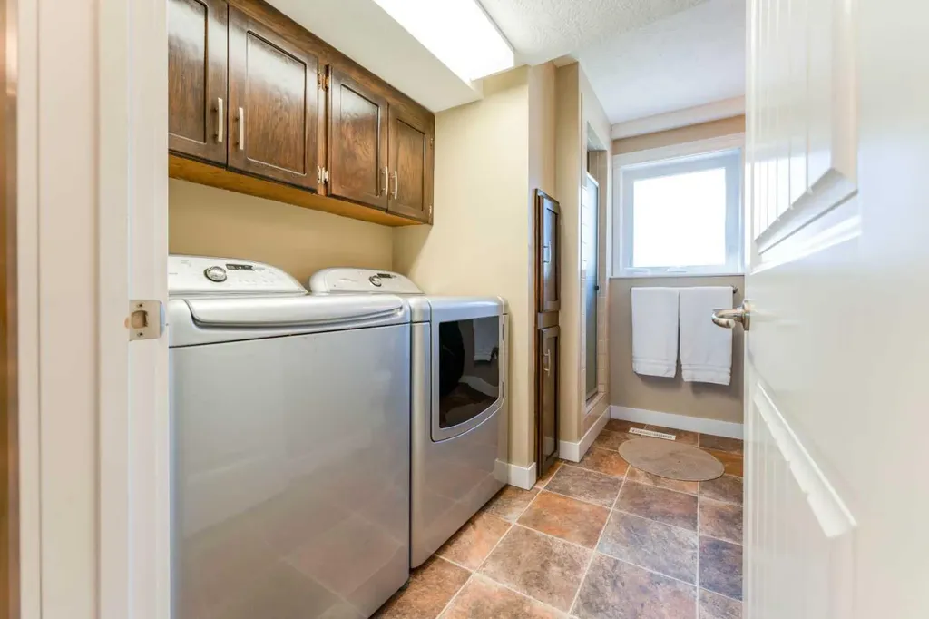 48 7th Avenue E Cardston AB T0K 0K0