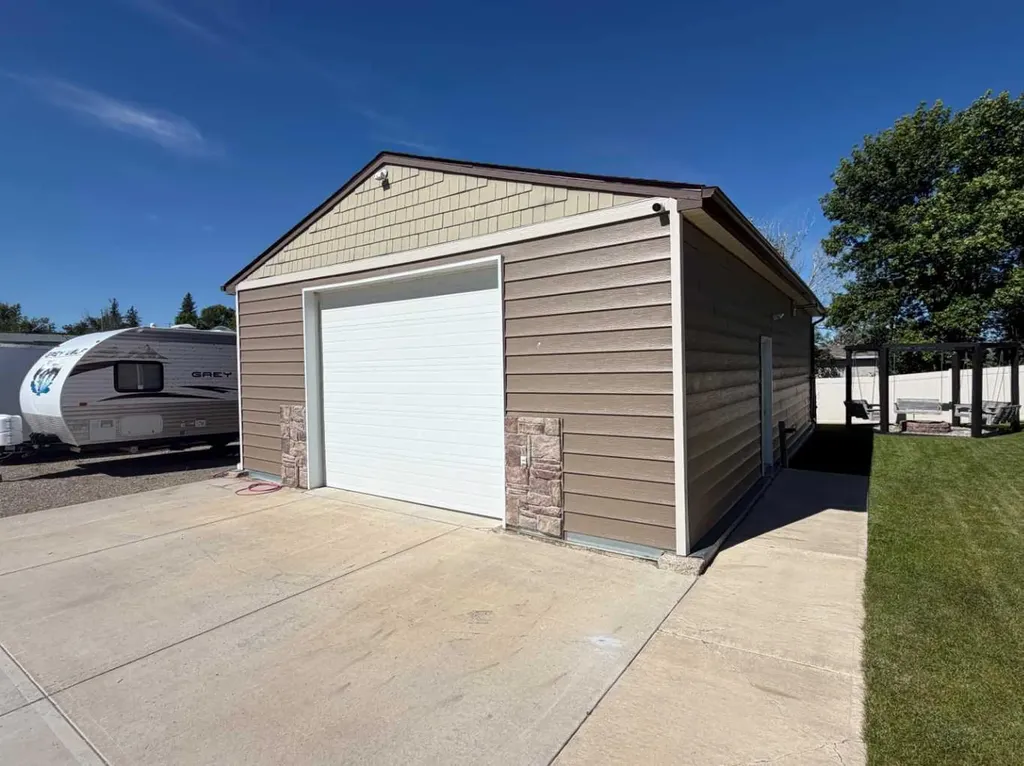 48 7th Avenue E Cardston AB T0K 0K0
