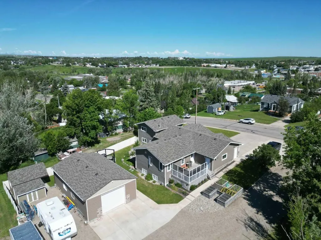 48 7th Avenue E Cardston AB T0K 0K0