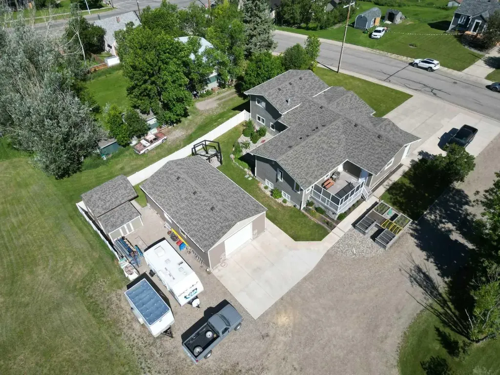 48 7th Avenue E Cardston AB T0K 0K0