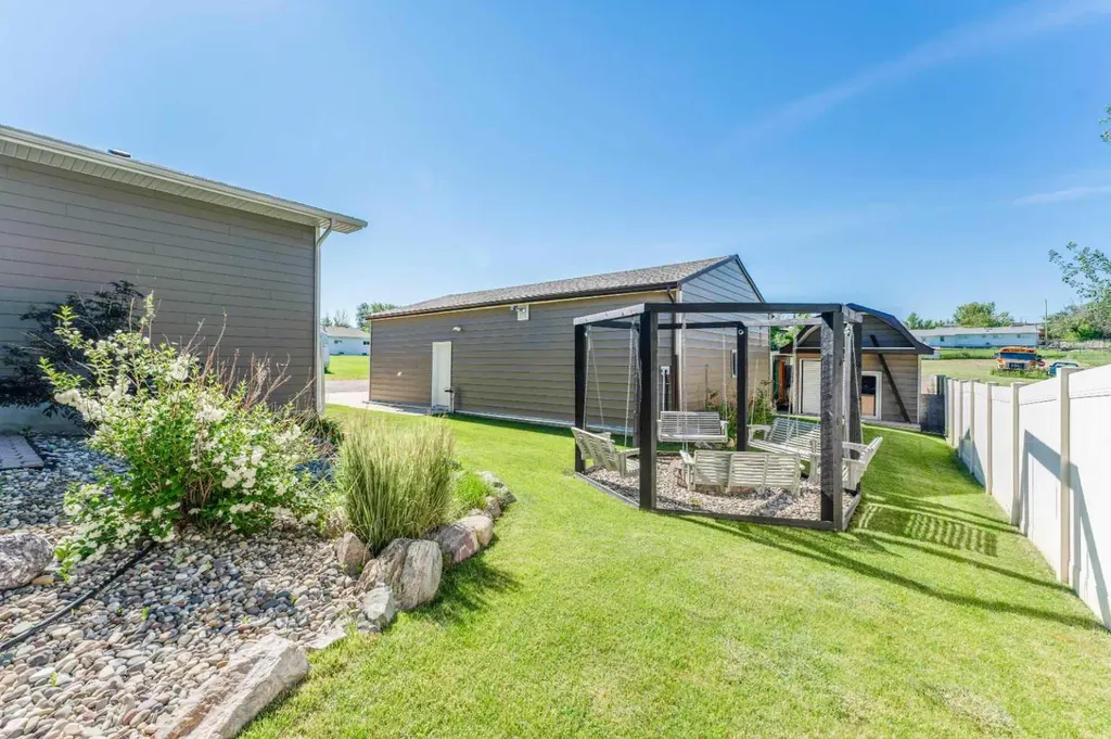 48 7th Avenue E Cardston AB T0K 0K0