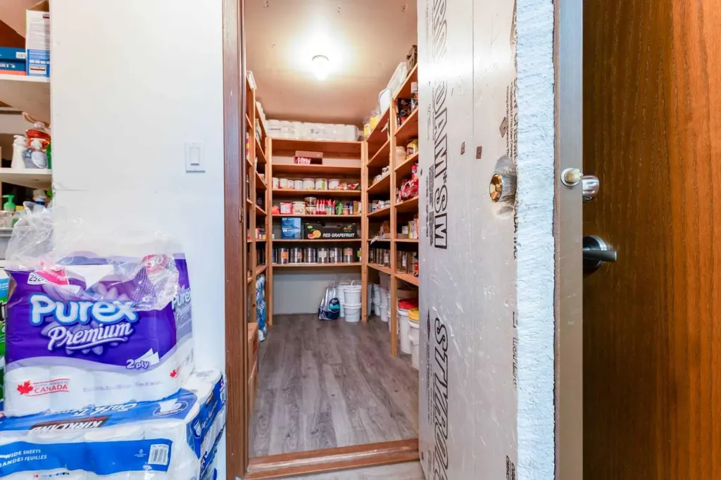 48 7th Avenue E Cardston AB T0K 0K0