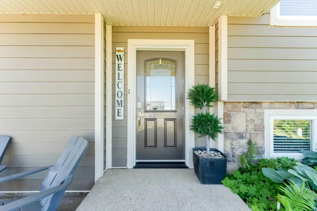 48 7th Avenue E Cardston AB T0K 0K0