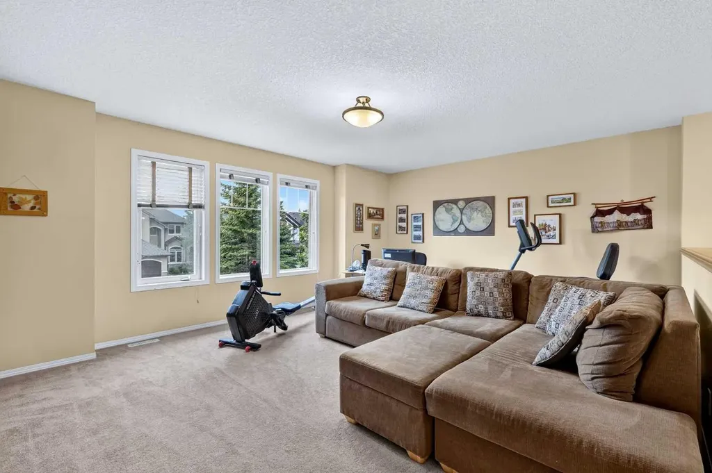 14 Evergreen Common SW Calgary AB T2Y 4N8