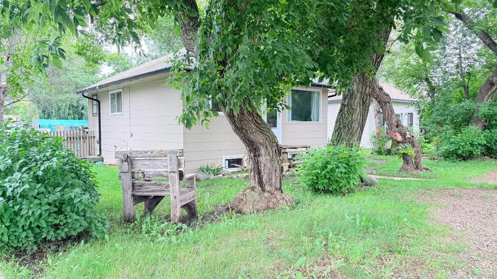 117 2 Street W Lashburn SK S0M 1H0