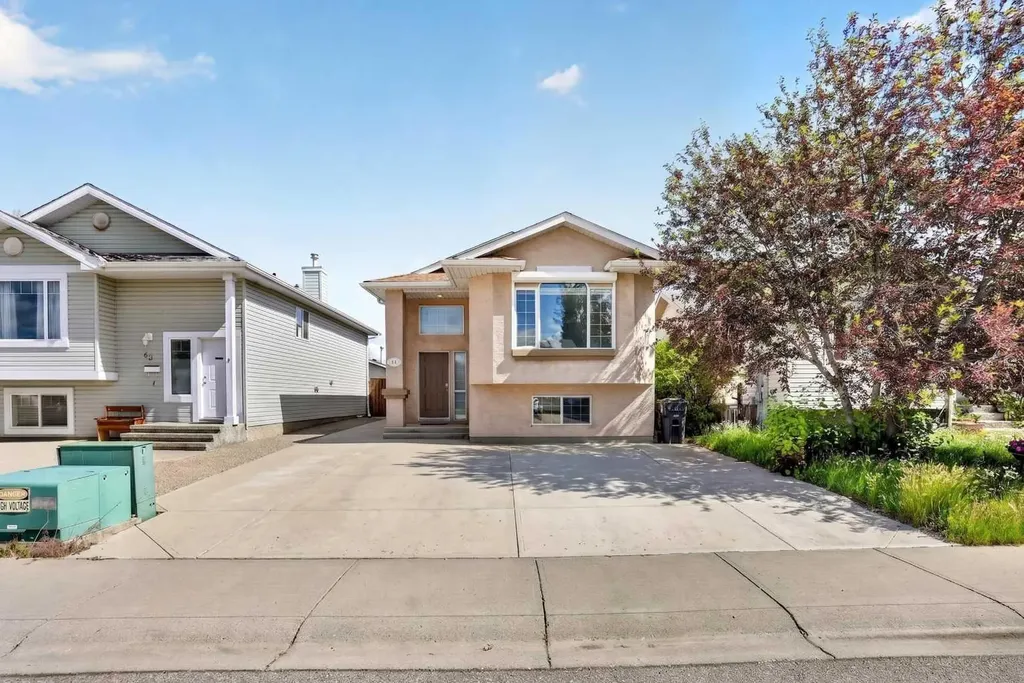 59 Heritage Lane W Lethbridge AB T1K 7S4