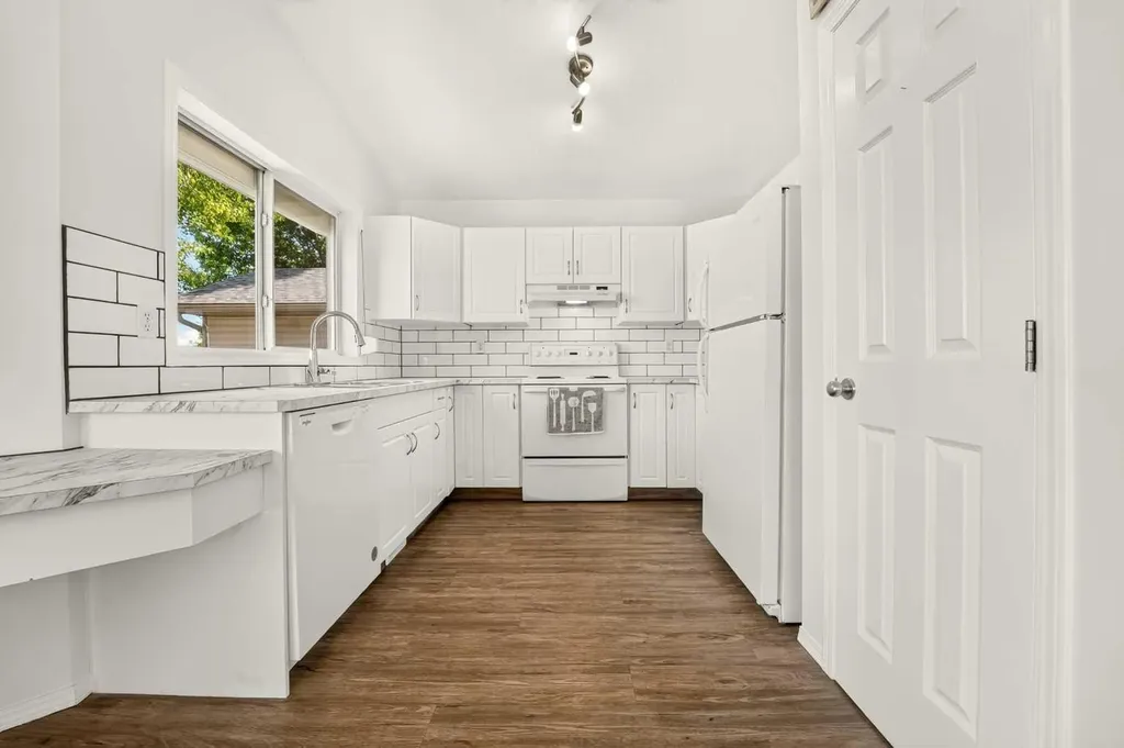 59 Heritage Lane W Lethbridge AB T1K 7S4