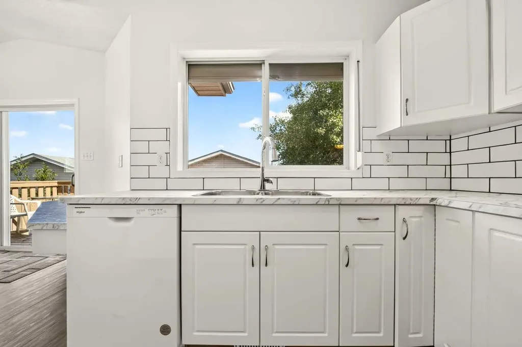 59 Heritage Lane W Lethbridge AB T1K 7S4