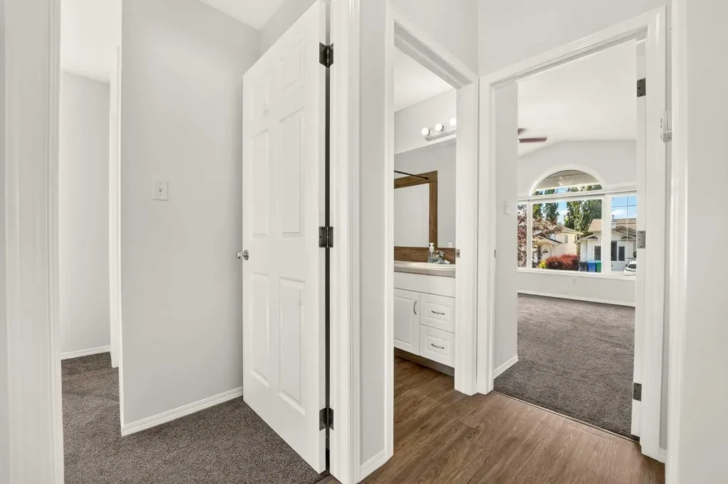 59 Heritage Lane W Lethbridge AB T1K 7S4
