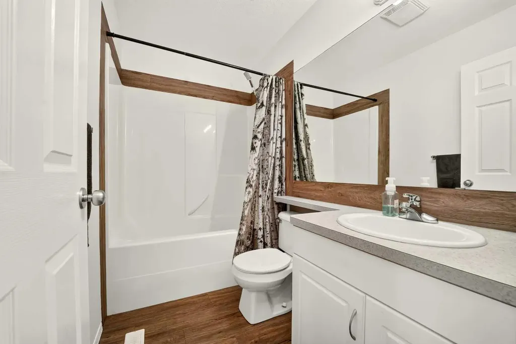 59 Heritage Lane W Lethbridge AB T1K 7S4