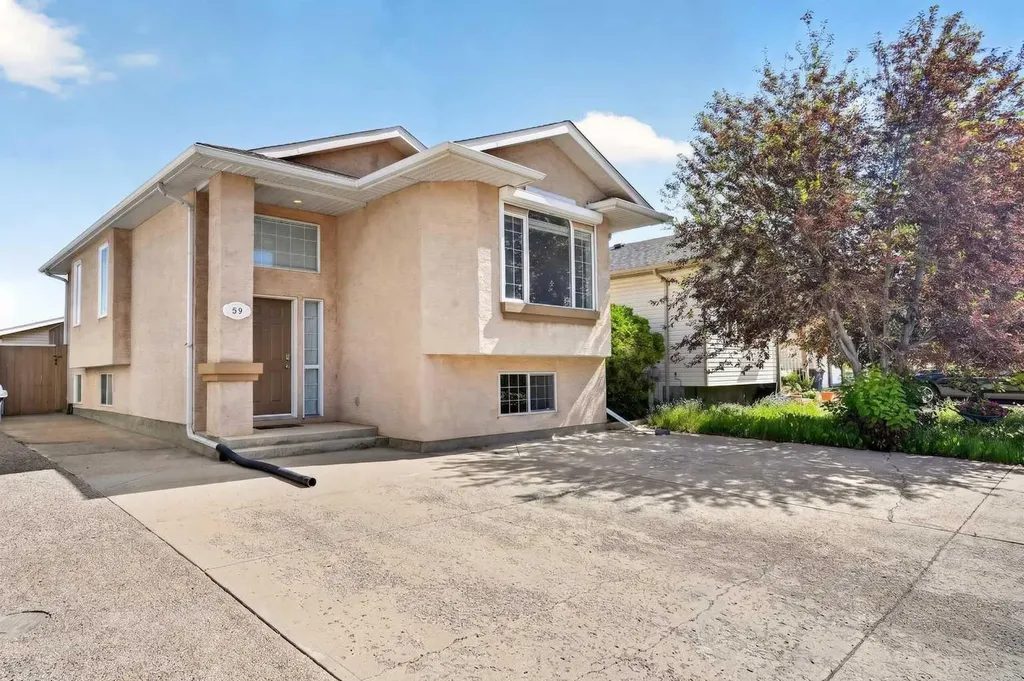 59 Heritage Lane W Lethbridge AB T1K 7S4