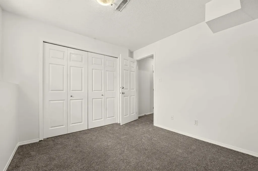 59 Heritage Lane W Lethbridge AB T1K 7S4