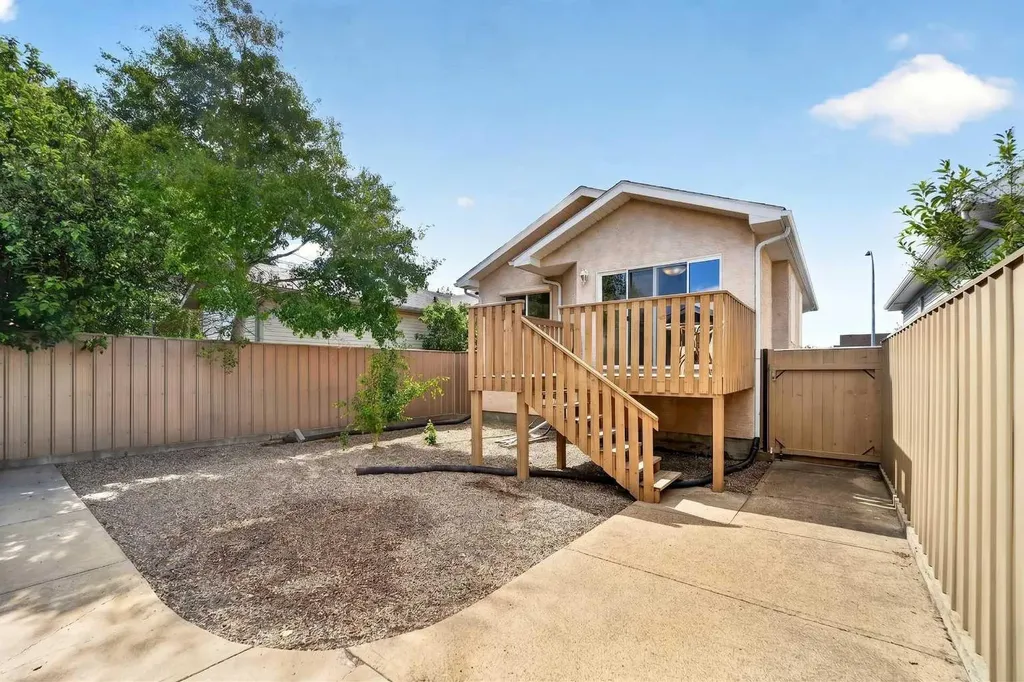 59 Heritage Lane W Lethbridge AB T1K 7S4