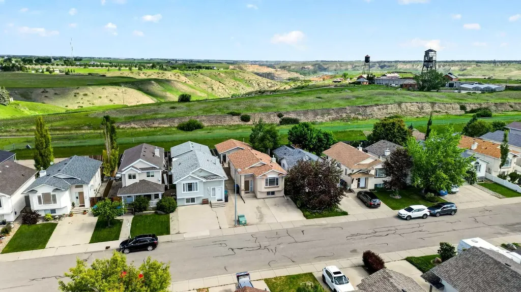 59 Heritage Lane W Lethbridge AB T1K 7S4