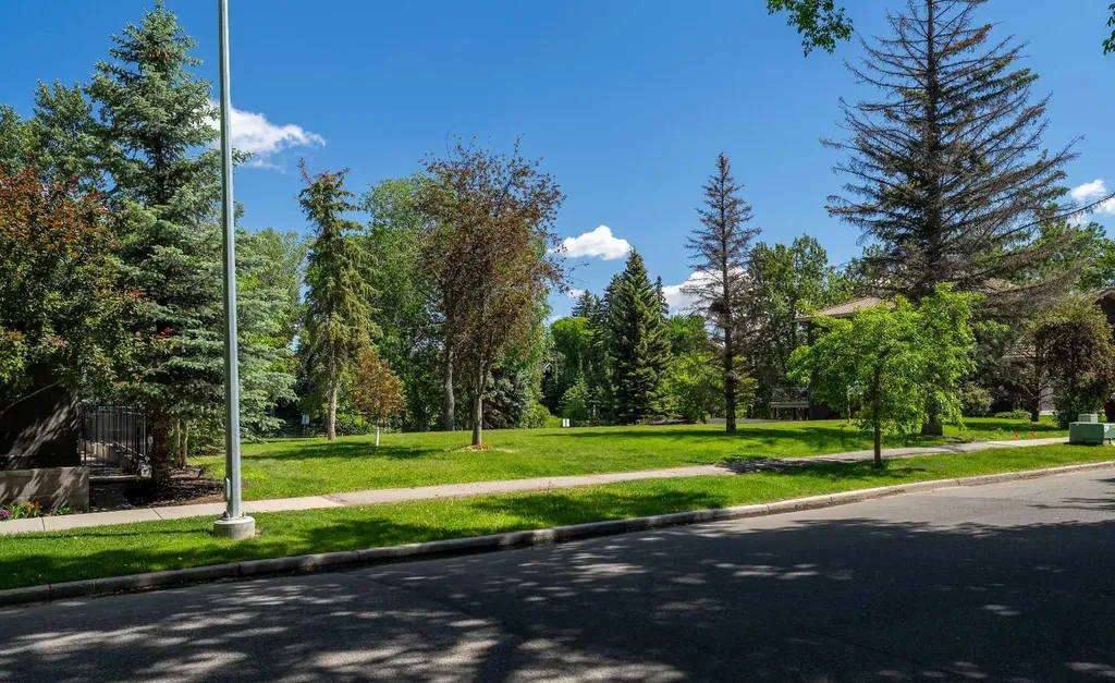 708 Riverdale Avenue SW Calgary AB T2S 0Y3