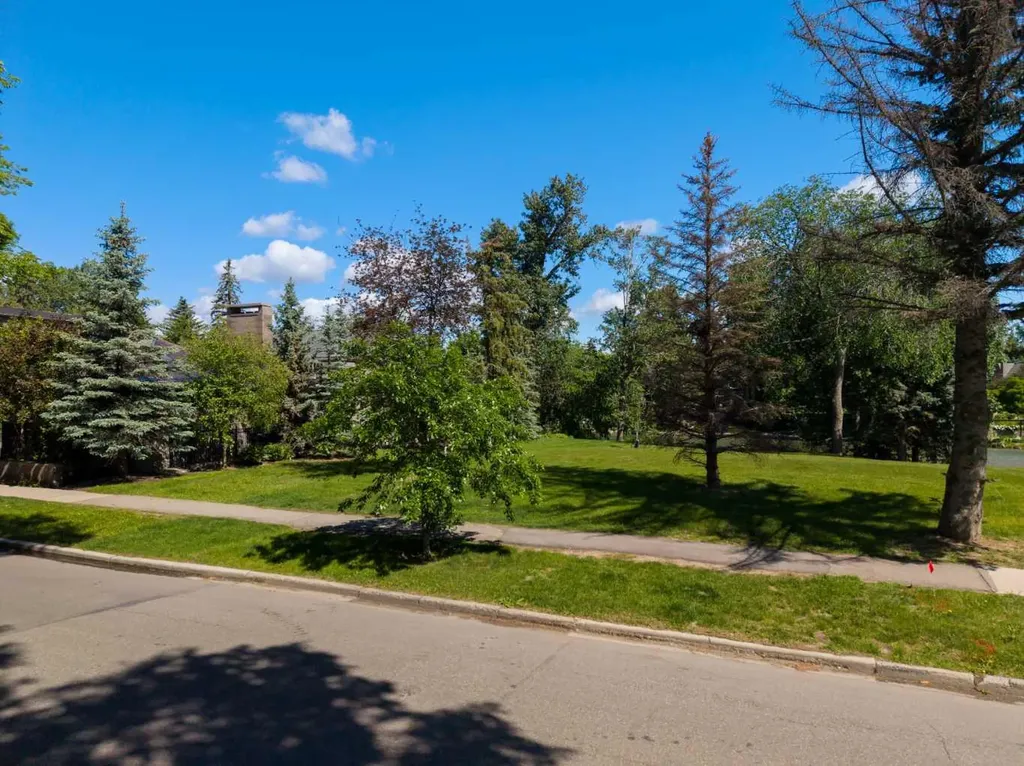 708 Riverdale Avenue SW Calgary AB T2S 0Y3