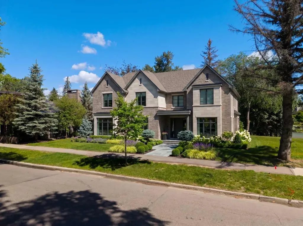 708 Riverdale Avenue SW Calgary AB T2S 0Y3