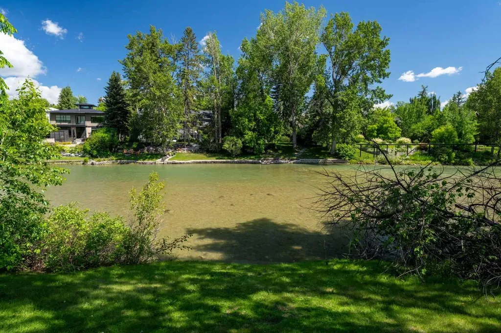 708 Riverdale Avenue SW Calgary AB T2S 0Y3