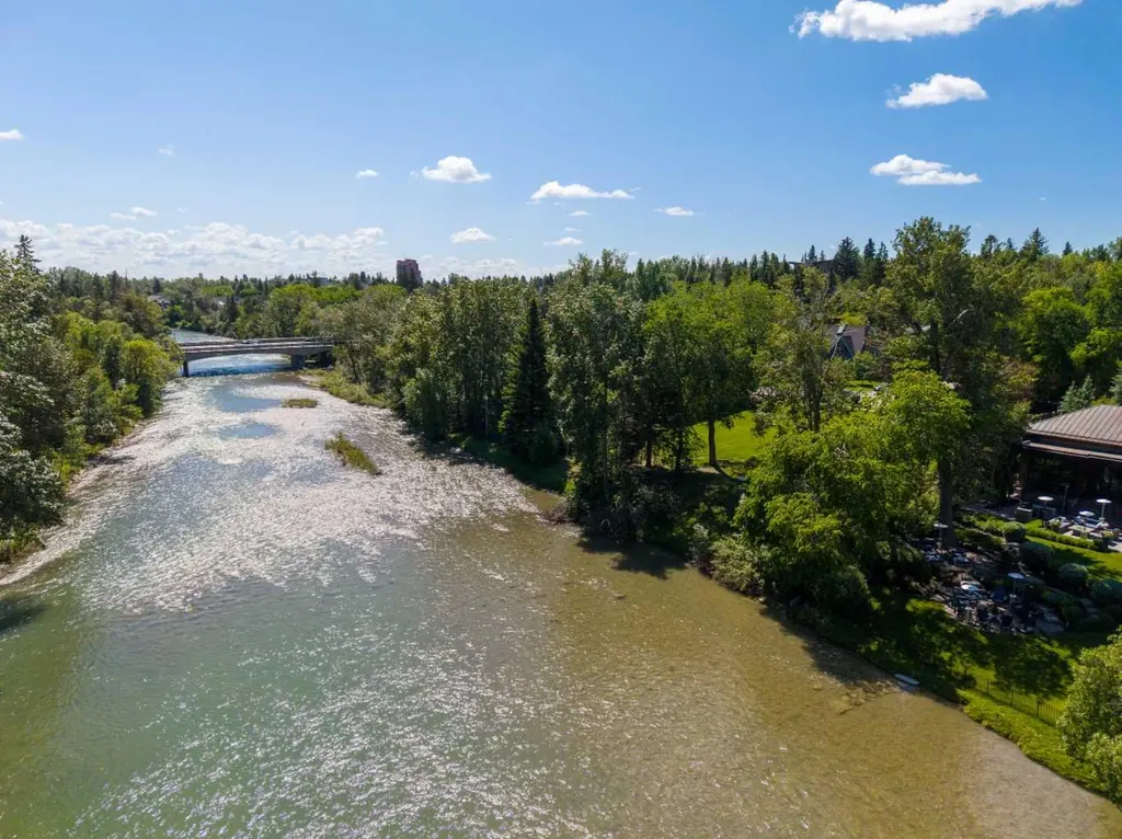 708 Riverdale Avenue SW Calgary AB T2S 0Y3
