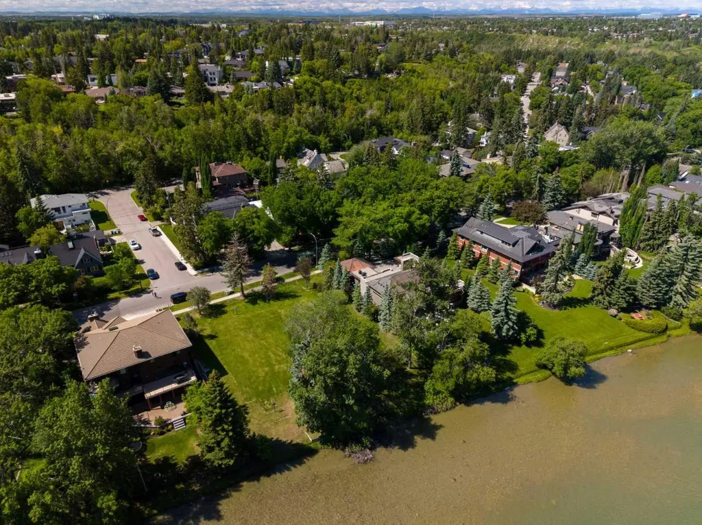 708 Riverdale Avenue SW Calgary AB T2S 0Y3