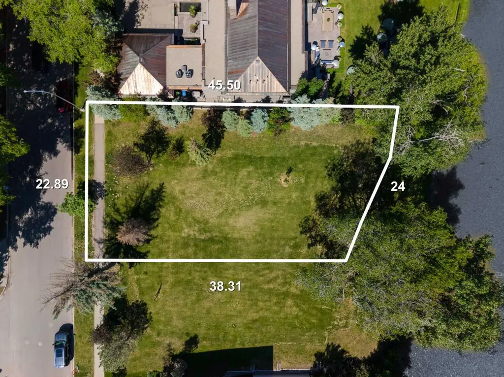 708 Riverdale Avenue SW Calgary AB T2S 0Y3