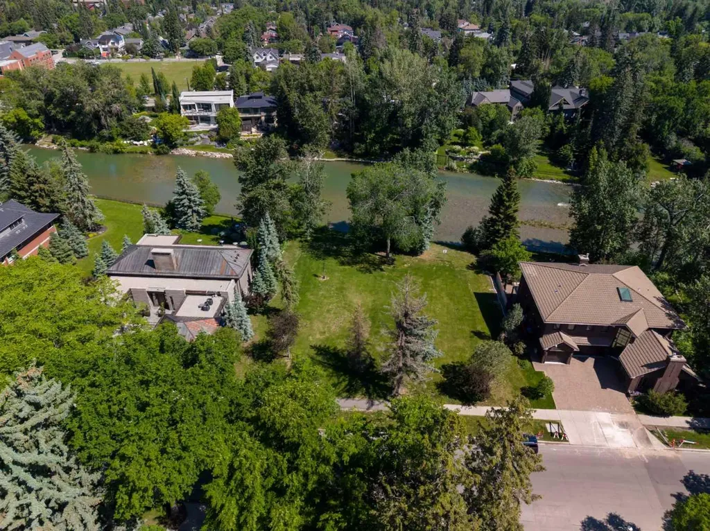 708 Riverdale Avenue SW Calgary AB T2S 0Y3