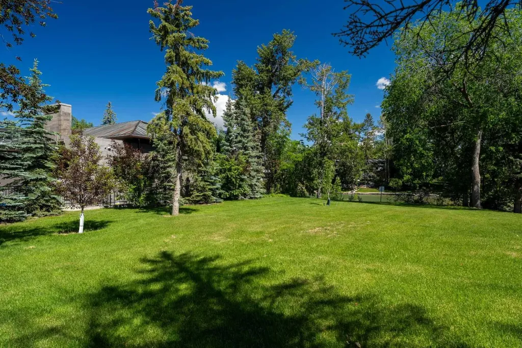 708 Riverdale Avenue SW Calgary AB T2S 0Y3