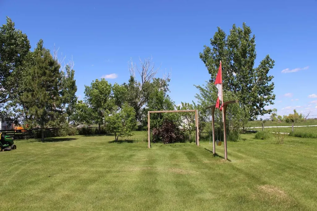 8 Prins Acres Rural Newell County Of AB T1R 1B8