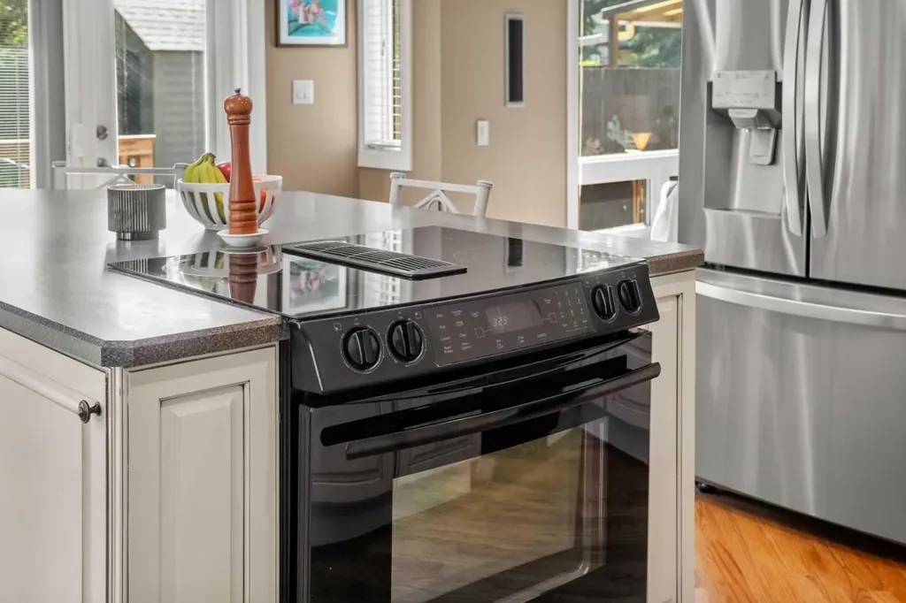 39 Deermoss Place SE Calgary AB T2J 6P5