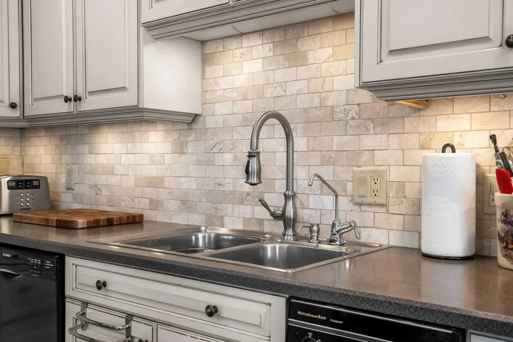 39 Deermoss Place SE Calgary AB T2J 6P5