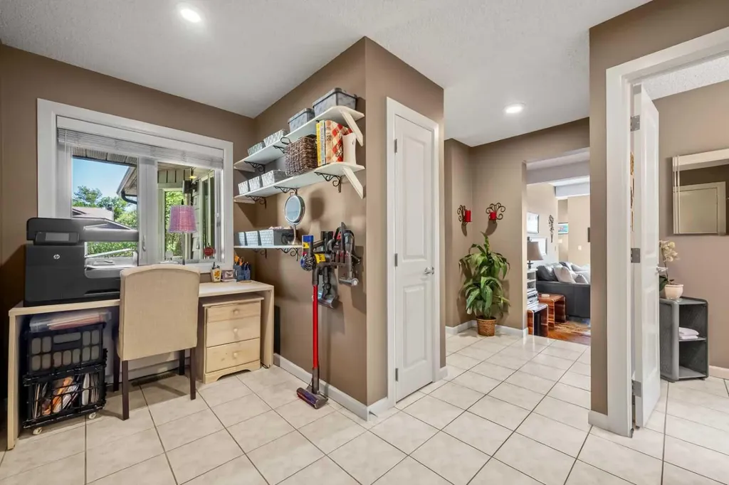 39 Deermoss Place SE Calgary AB T2J 6P5
