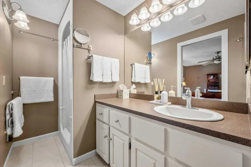 39 Deermoss Place SE Calgary AB T2J 6P5