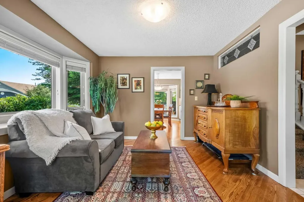 39 Deermoss Place SE Calgary AB T2J 6P5