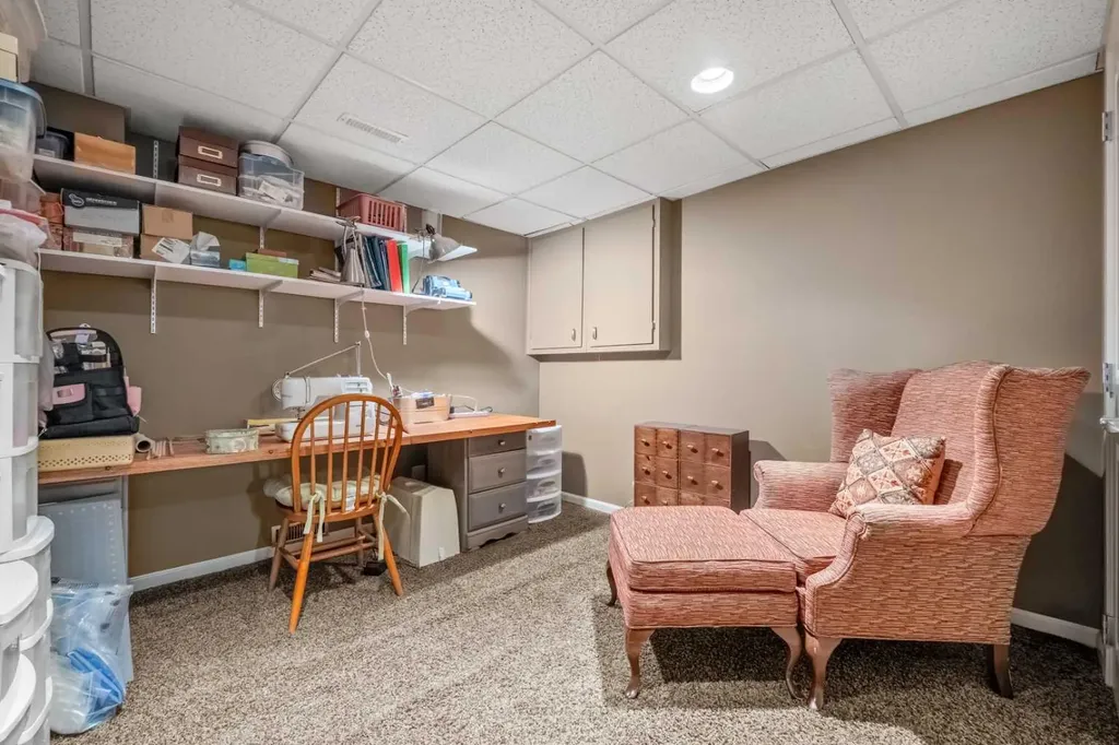 39 Deermoss Place SE Calgary AB T2J 6P5