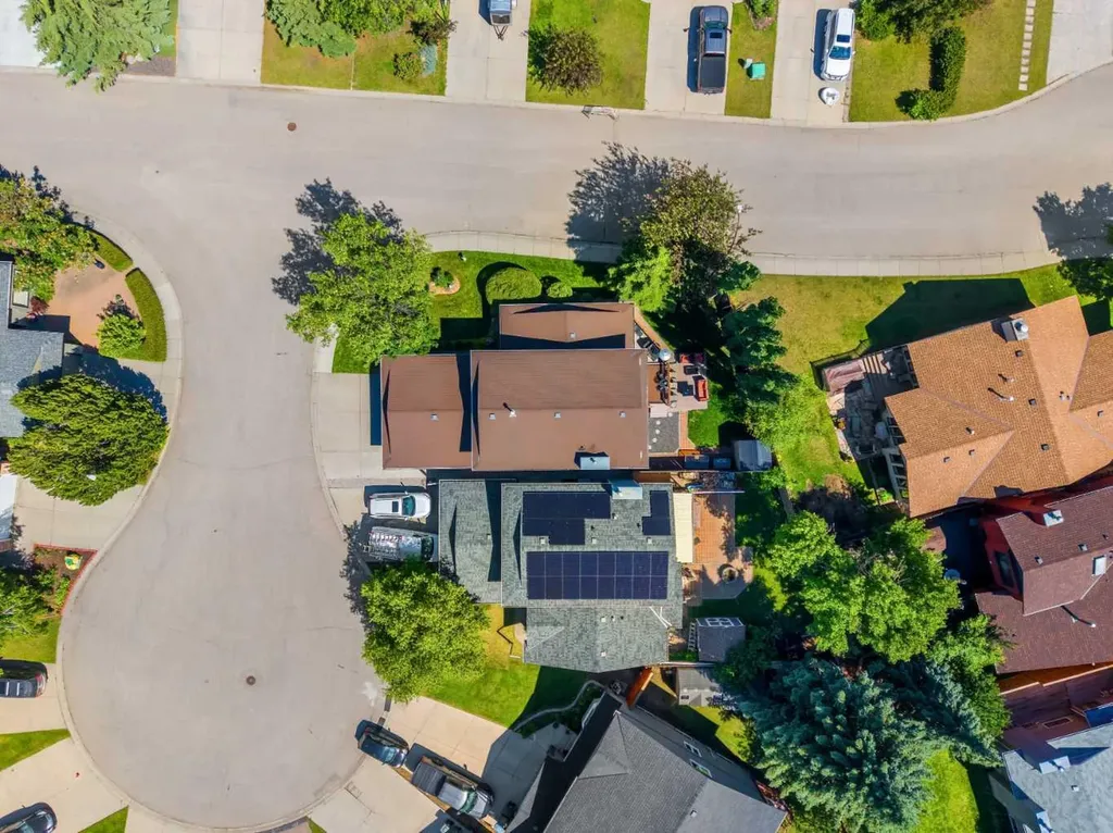 39 Deermoss Place SE Calgary AB T2J 6P5