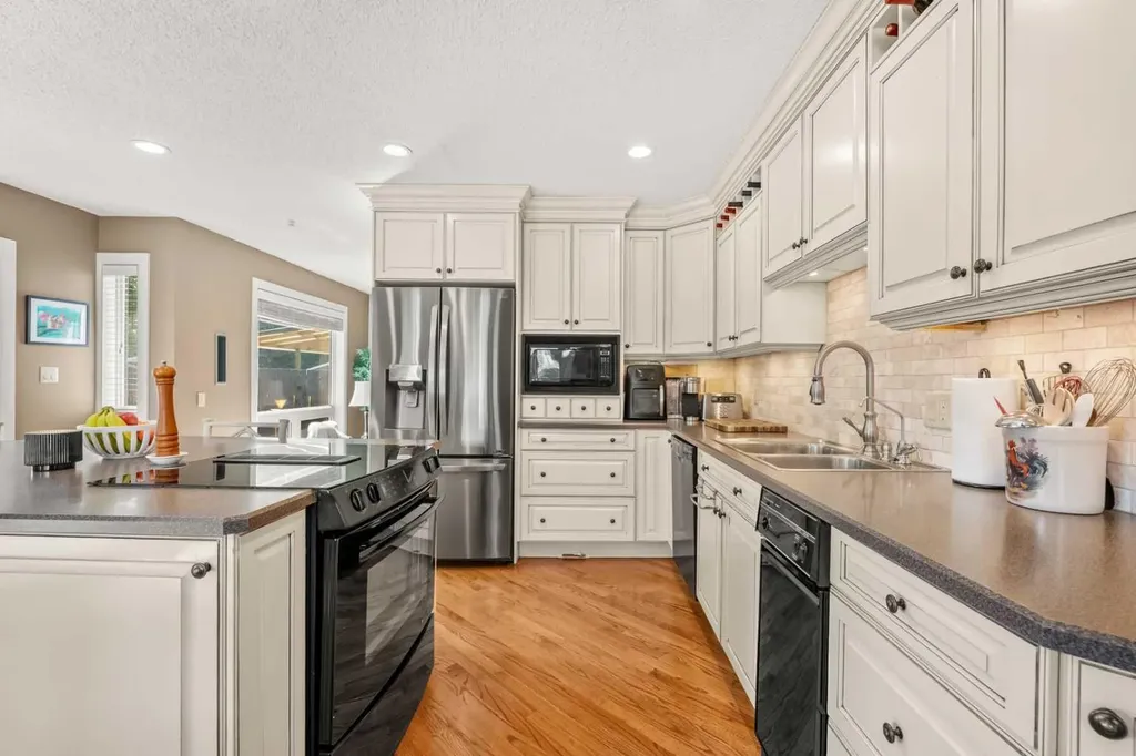 39 Deermoss Place SE Calgary AB T2J 6P5