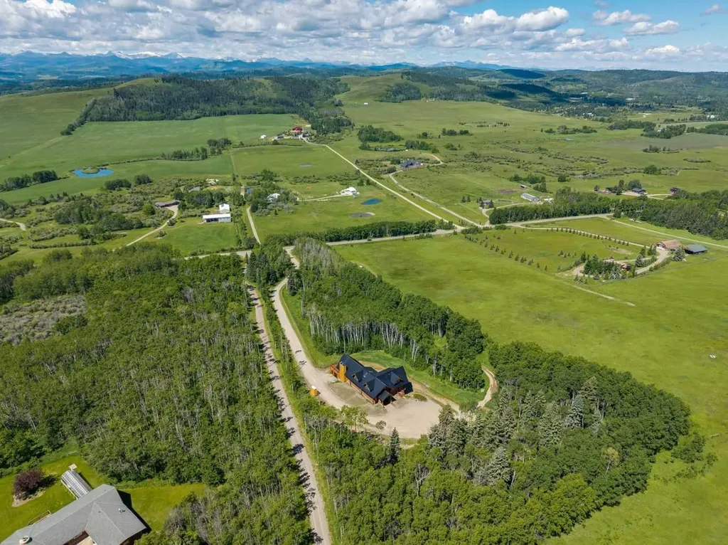 290190 240 Street W Rural Foothills County AB T1S 2Z4