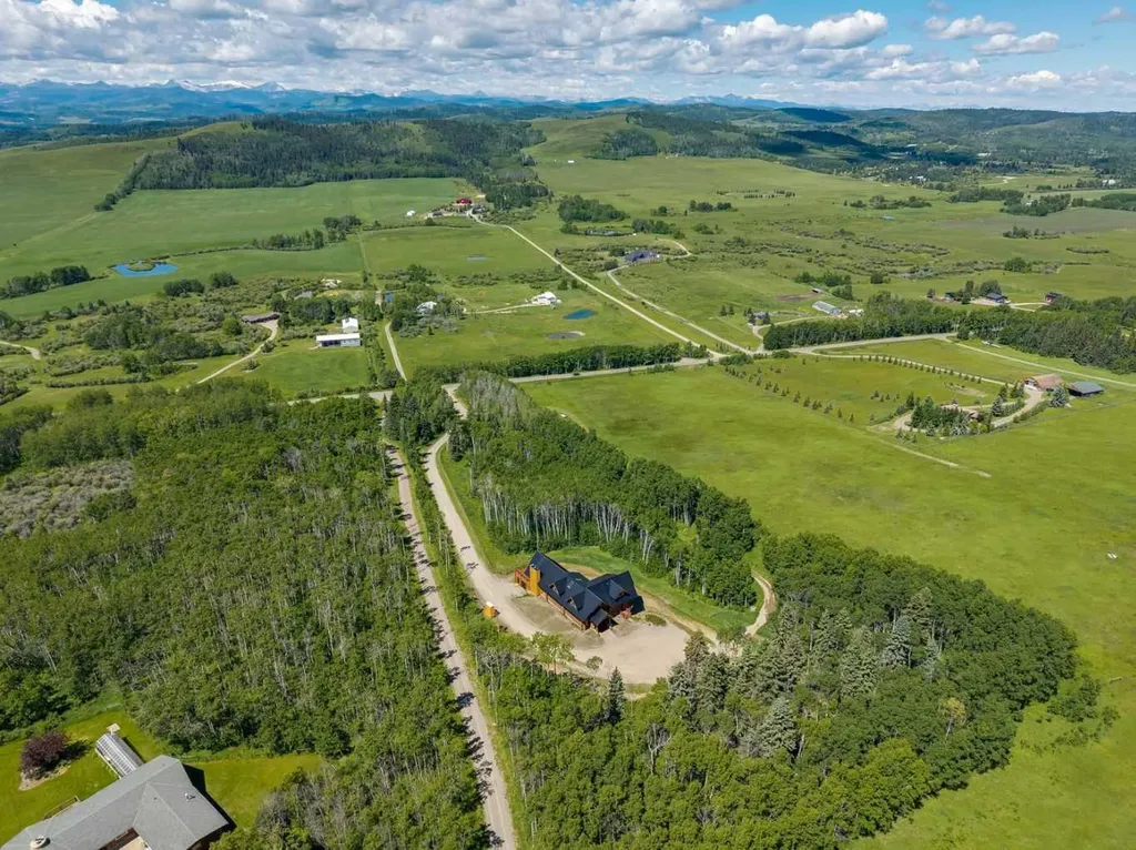 290190 240 Street W Rural Foothills County AB T1S 2Z4