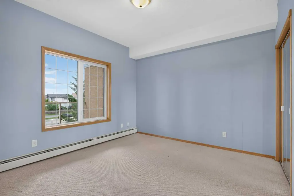 728 Country Hills Road NW Calgary AB T3K 5K8
