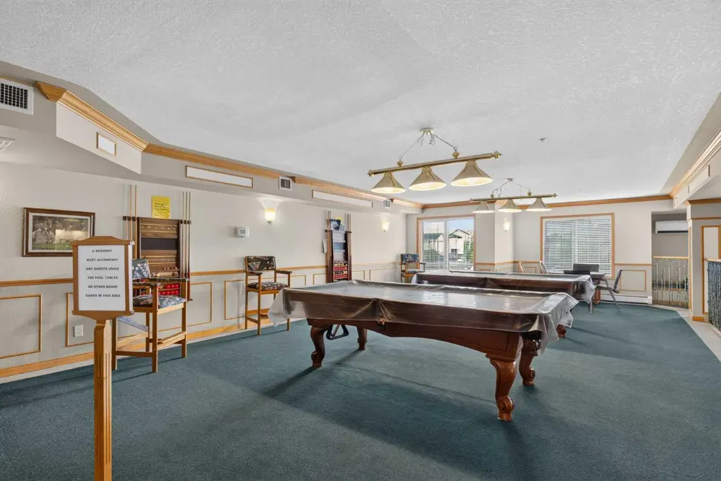 728 Country Hills Road NW Calgary AB T3K 5K8