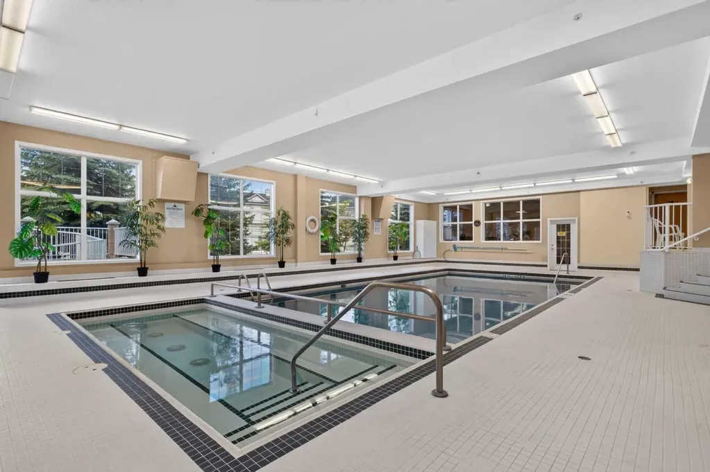 728 Country Hills Road NW Calgary AB T3K 5K8