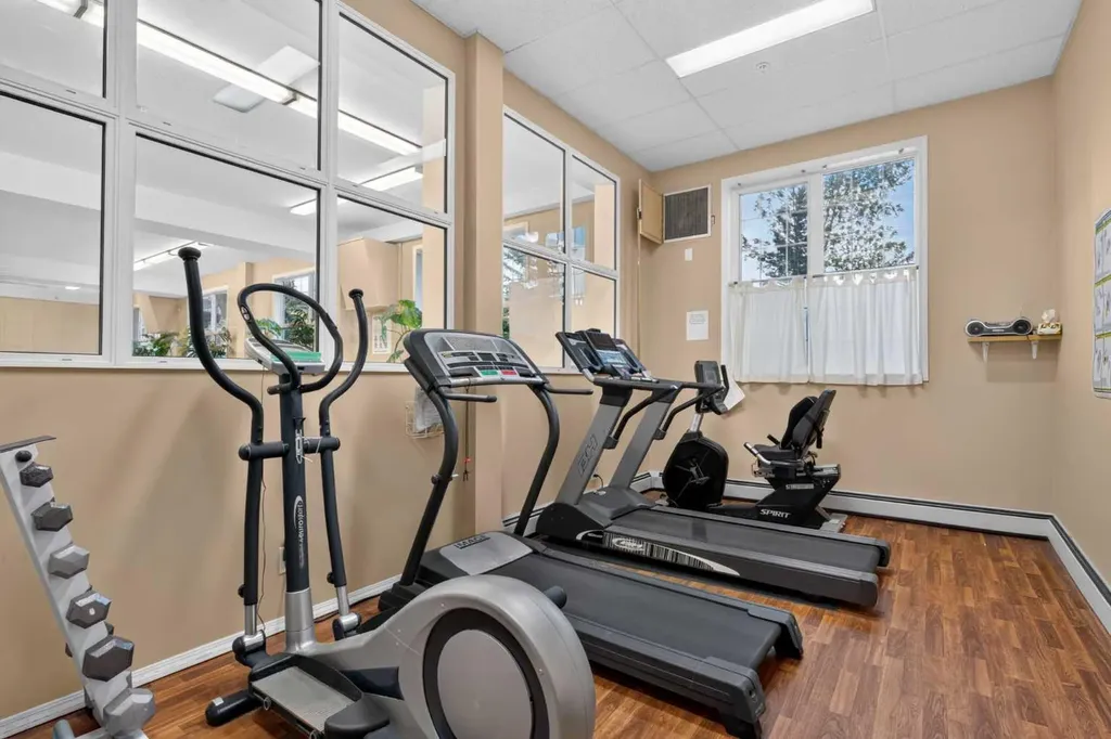 728 Country Hills Road NW Calgary AB T3K 5K8