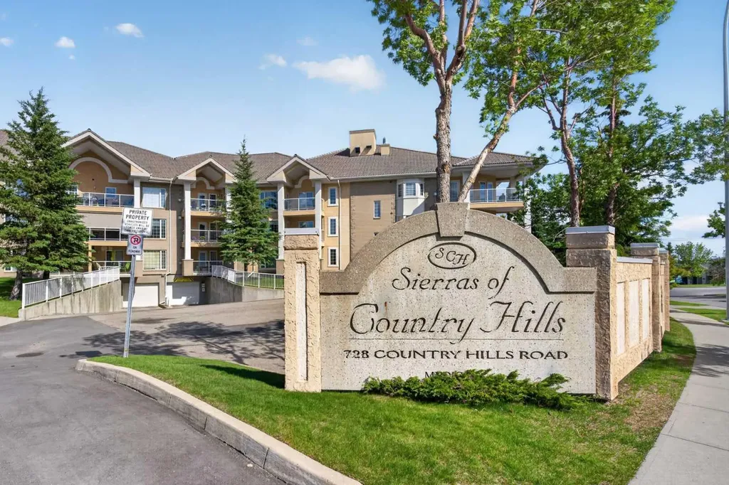 728 Country Hills Road NW Calgary AB T3K 5K8