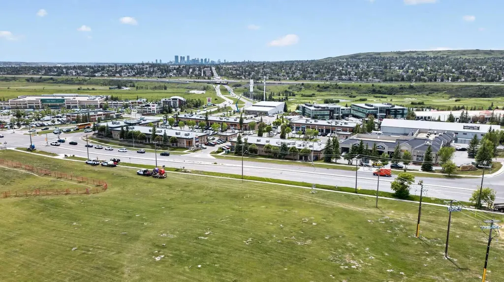 728 Country Hills Road NW Calgary AB T3K 5K8