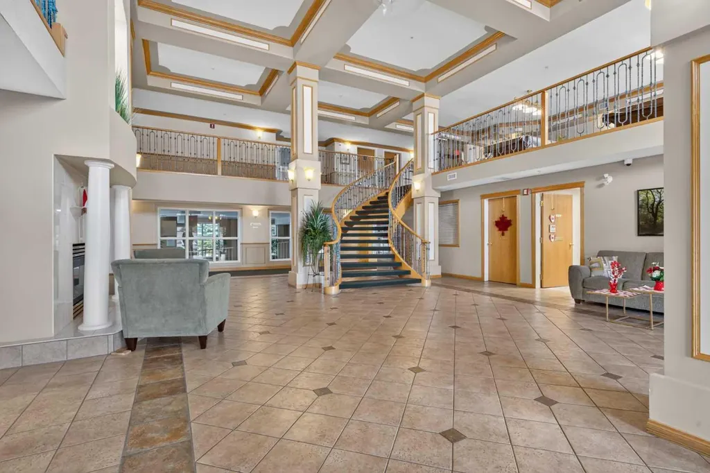 728 Country Hills Road NW Calgary AB T3K 5K8